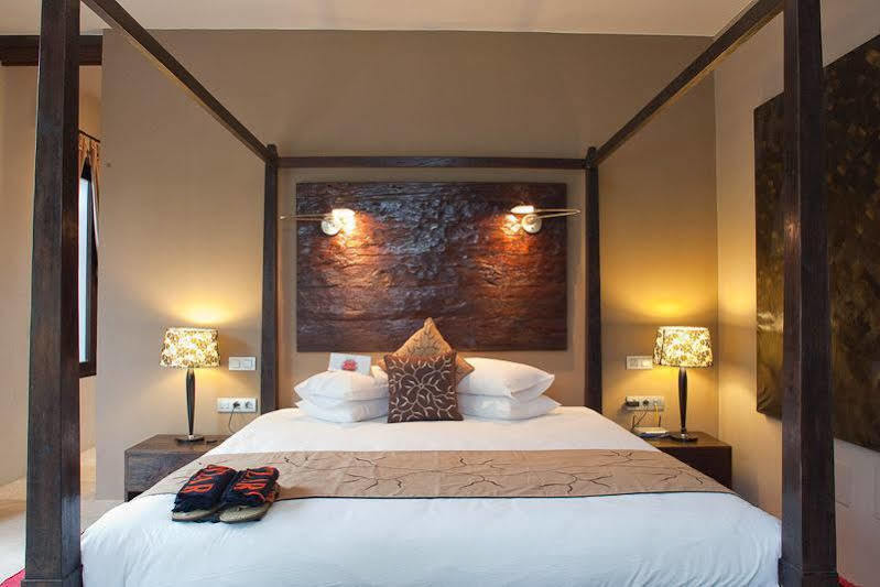 Agroturismo Atzaro Santa Eularia des Riu Exteriör bild