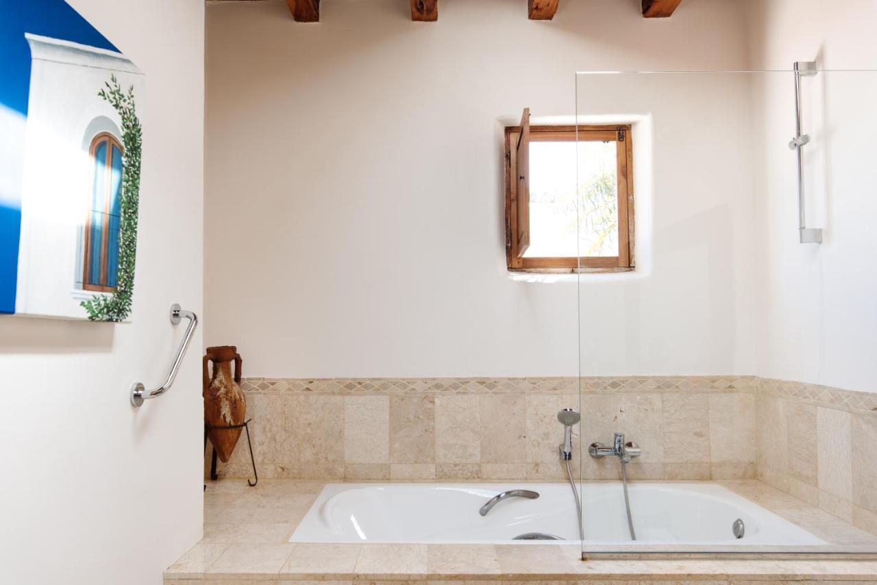 Agroturismo Atzaro Santa Eularia des Riu Exteriör bild